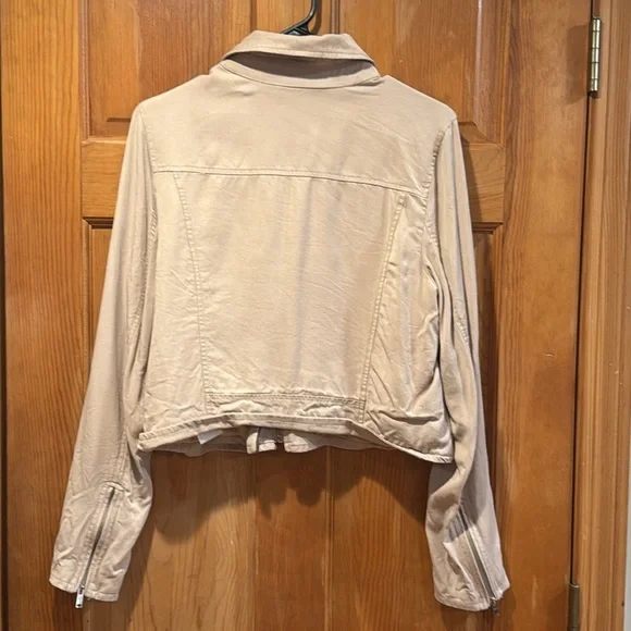 Abercrombie & fitch tan jacket size medium. - Picture 3 of 8